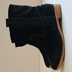 Toms Suede Boots